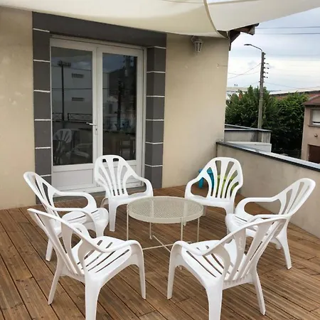 Lumineux Avec Grande Terrasse Couverte