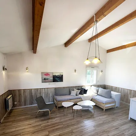 Апартаменты Team House - 8 Lits *